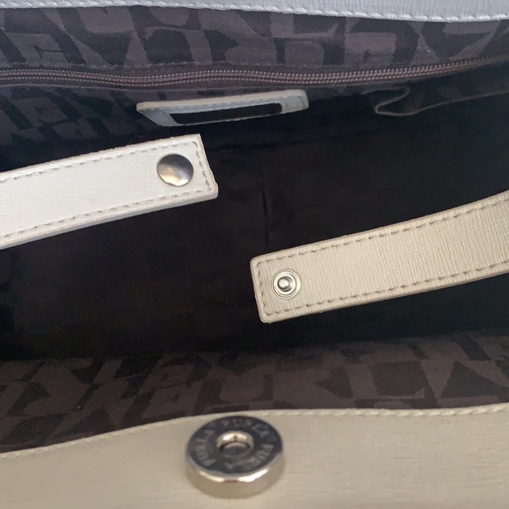 👏👏 HOST PICKS .. 🎉🎉🎉 FURLA handbag - Picture 6 of 10